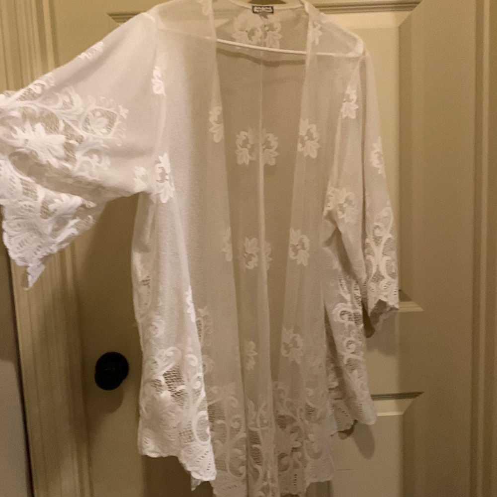 2X Off white lace cover up